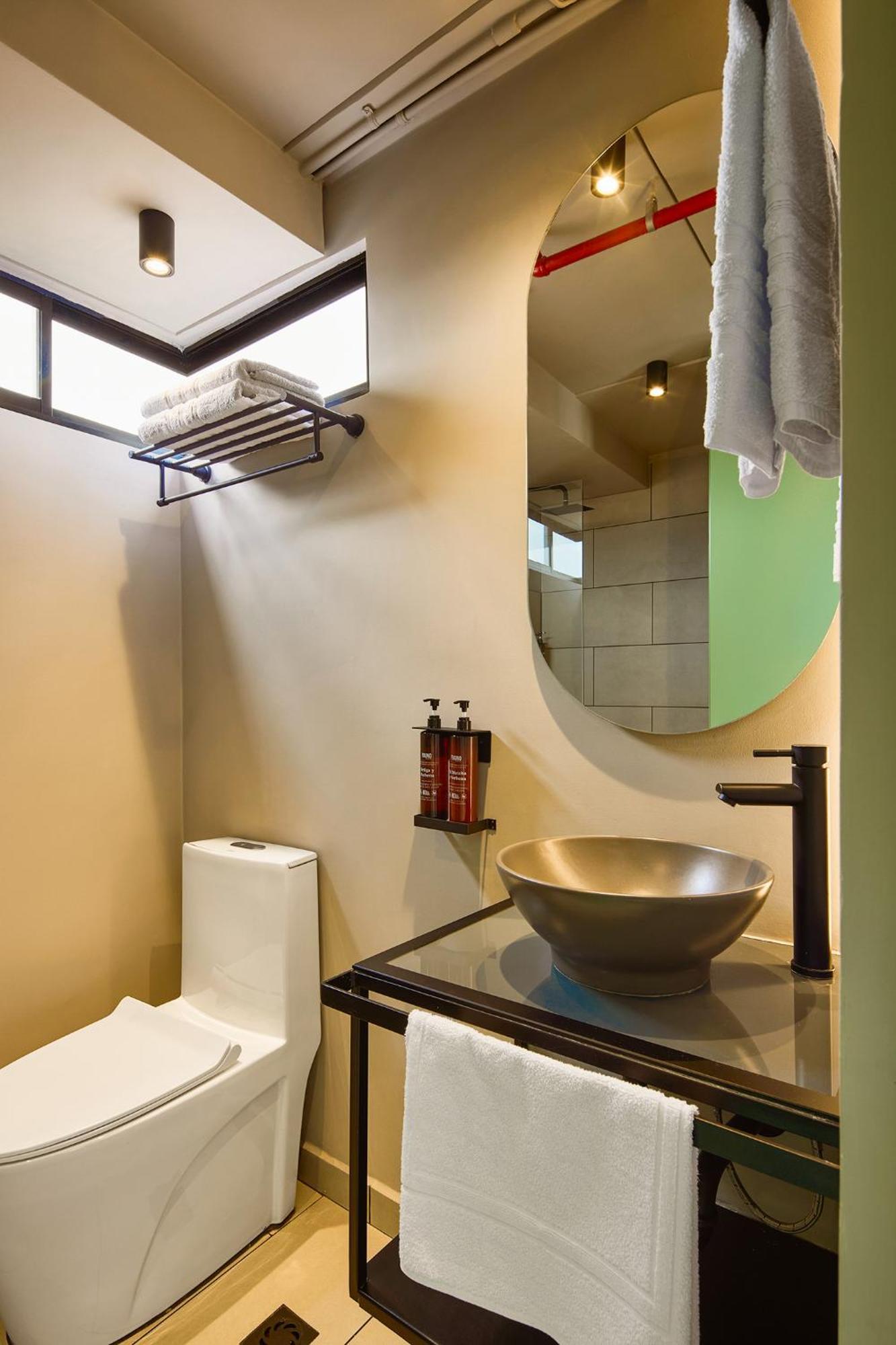 Urbit Social Lofts Hotel Medellin Room photo