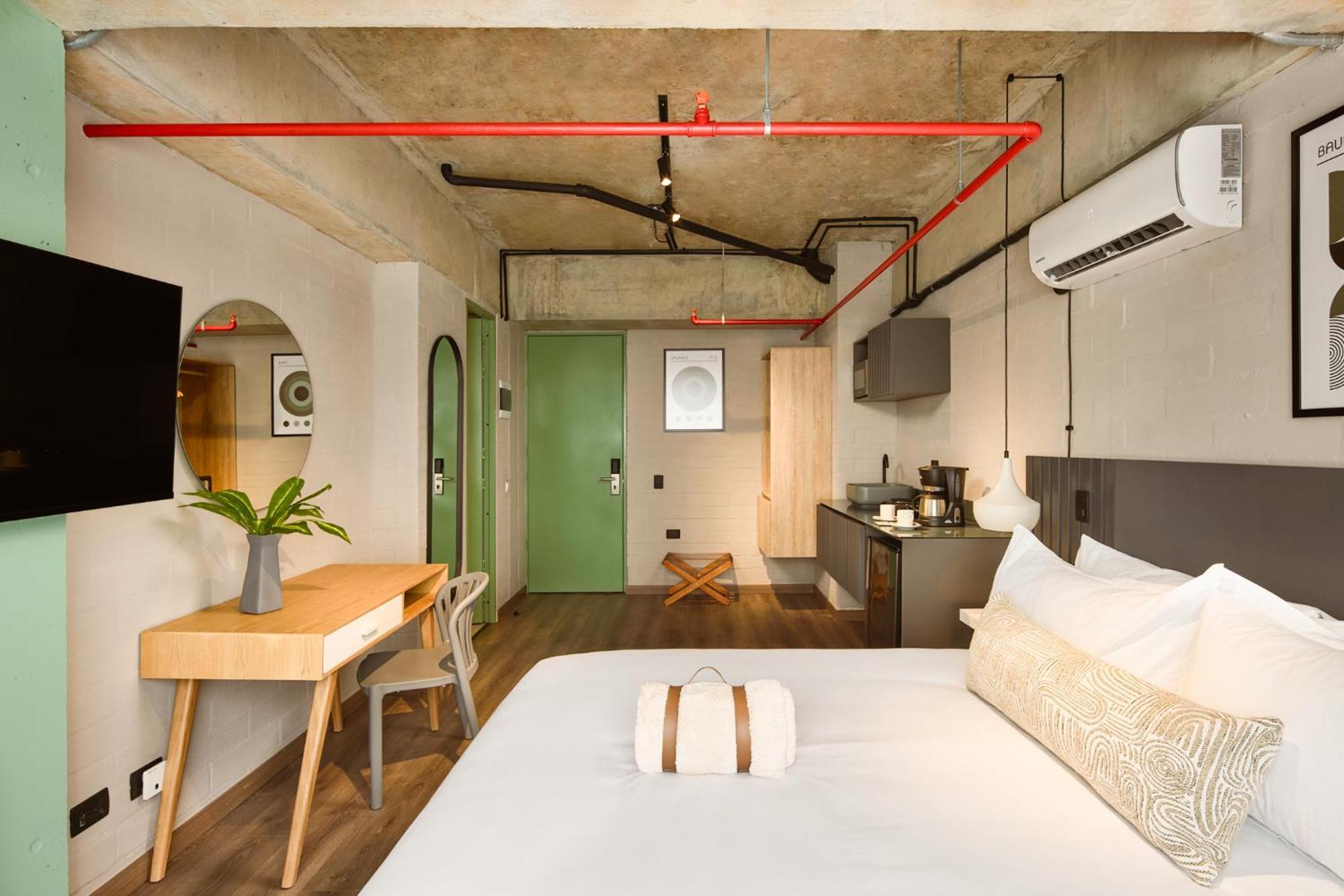 Urbit Social Lofts Hotel Medellin Room photo